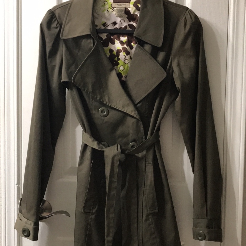 Vertigo Paris Olive green trenchcoat